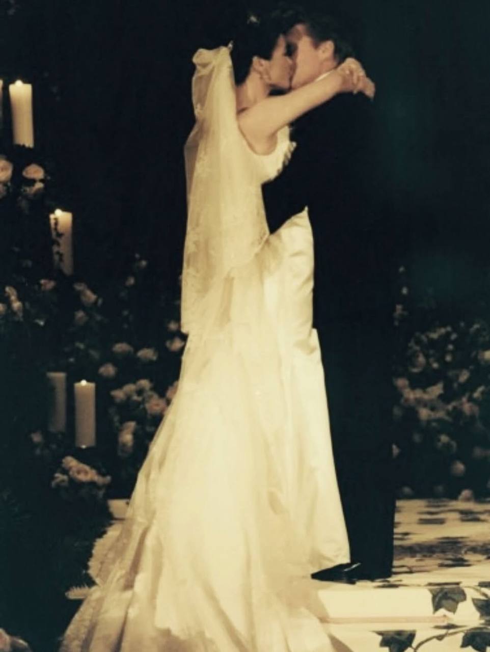 Кетрин Зета-Джонс поделилась трогательными кадрами по случаю 25 годовщины свадьбы с Майклом Дугласом