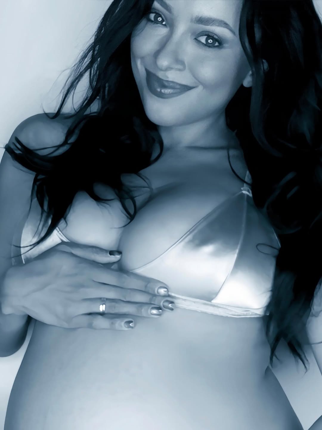 Звезда «Дневников вампира» Кэт Грэхем впервые станет мамой