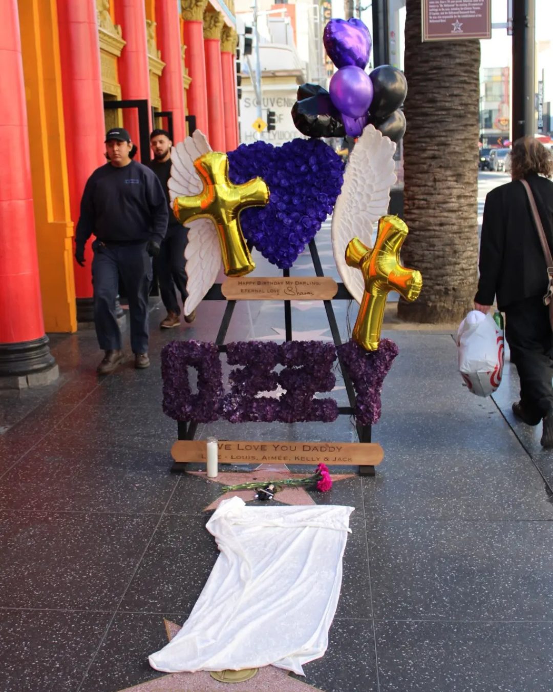 Семья почтила память Оззи Осборна в день его рождения