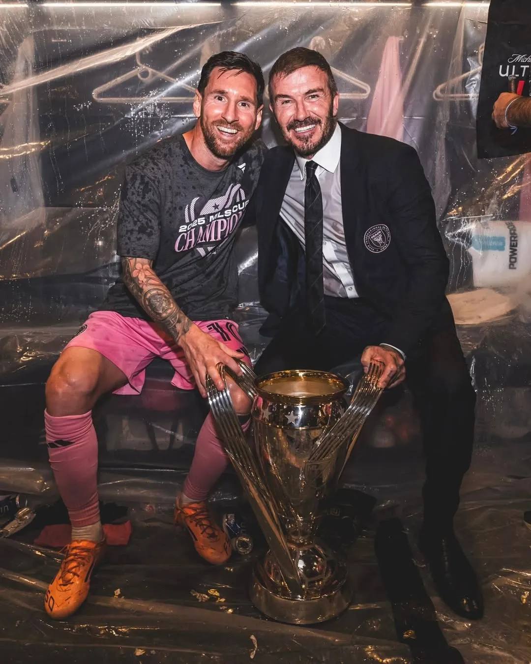 Дэвид Бекхэм с женой Викторией и детьми отпраздновал победу своего клуба "Интер Майами"