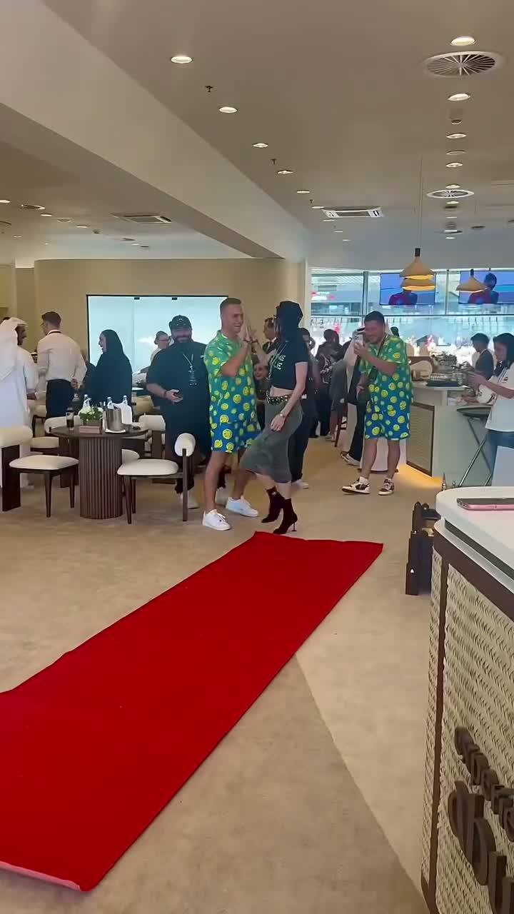 Оксана Самойлова встретилась с Джейсоном Стэйтемом в Абу-Даби