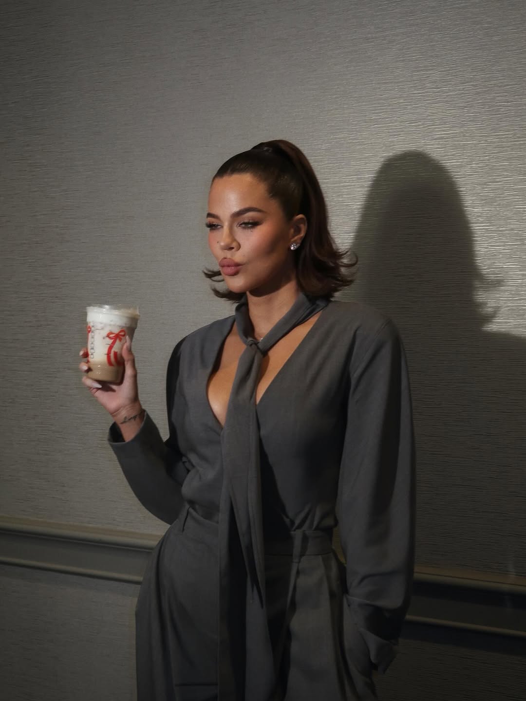 Доброе утро с новыми фотографиями Хлои Кардашьян