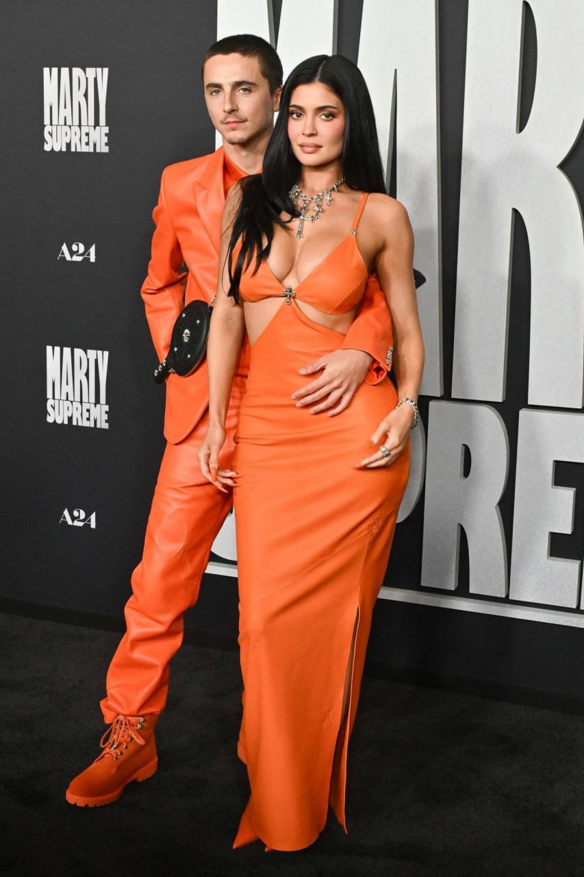  Кайли Дженнер и Тимоти Шаламе появились вместе на премьере фильма «Марти Суприм» в Лос-Анджелесе