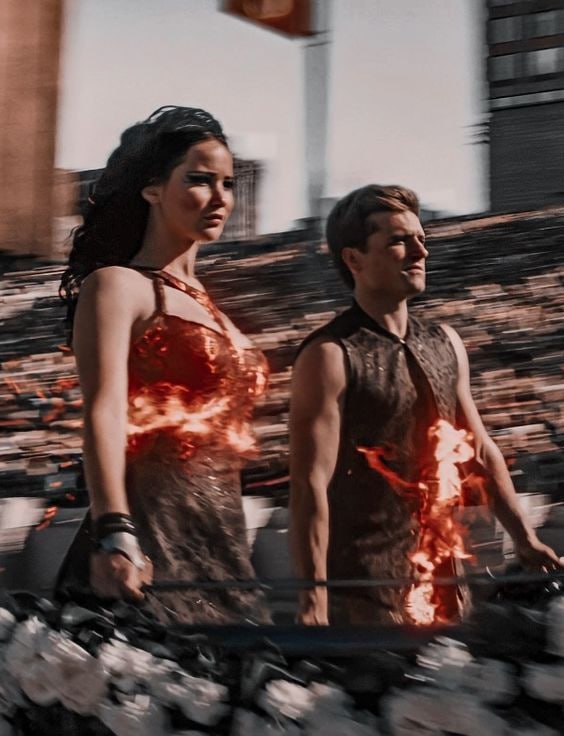 Дженнифер Лоуренс и Джош Хатчерсон вернутся к ролям Китнисс Эвердин и Пита Мелларка в фильме «Голодные игры