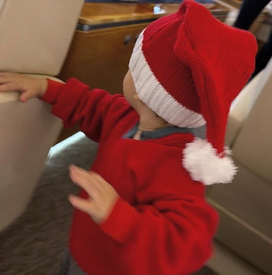 Джастин Бибер поделился фотографиями с Хейли и сыном Джеком