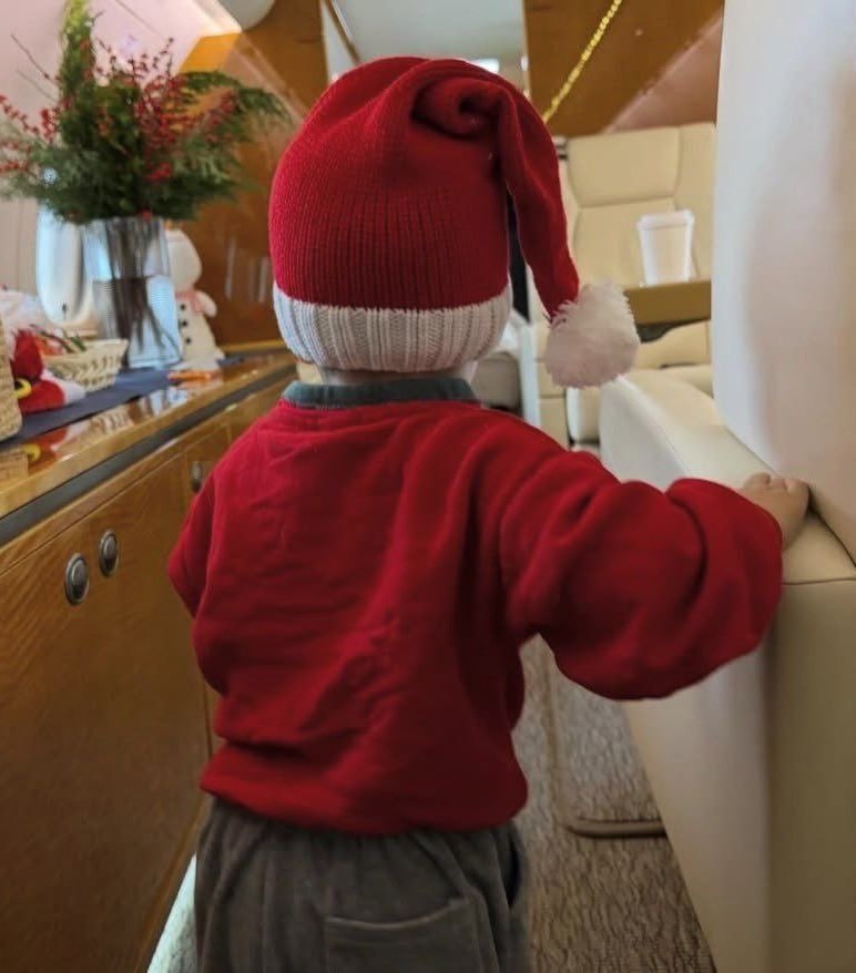 Джастин Бибер поделился фотографиями с Хейли и сыном Джеком