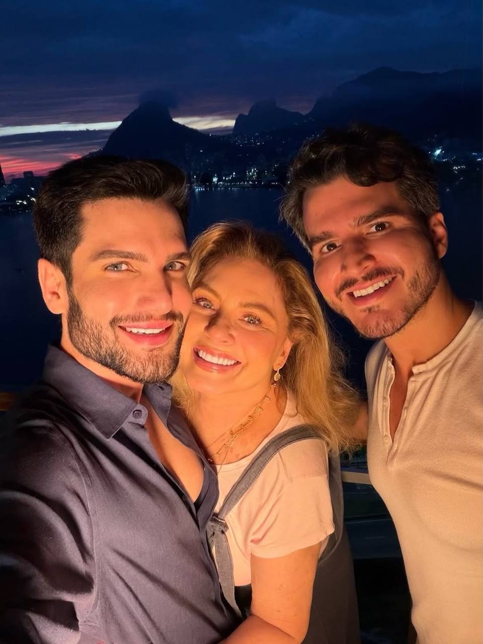 Звезда сериала «Клон» Вера Фишер на новых фотографиях