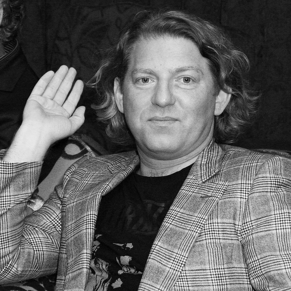 Российский режиссёр, сценарист, продюсер и телеведущий Александр Олейников ушел из жизни в возрасте 60 лет