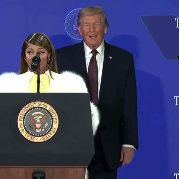 Ники Минаж встретилась с Дональдом Трампом, где заявила, что она большая фанатка президента