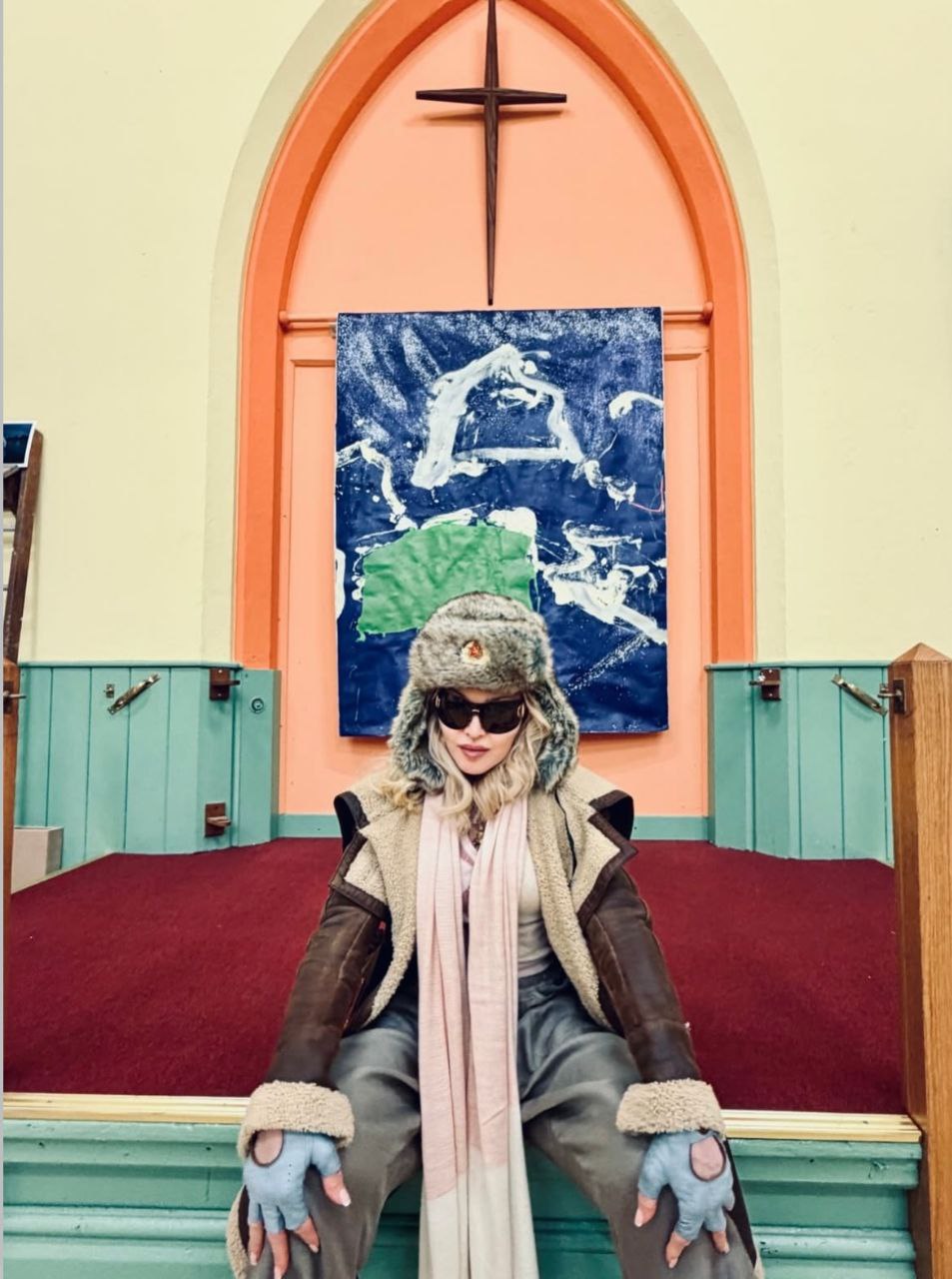 Мадонна на новых снимках в неожиданном образе