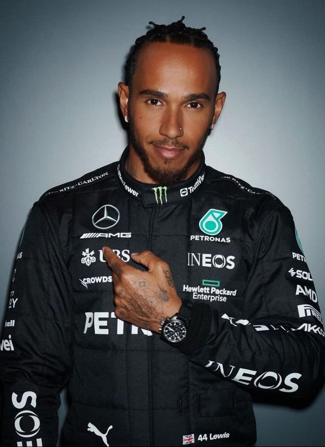 По информации издания The Sun, гонщик Льюис Хэмилтон и Ким Кардашьян начали романтические отношения