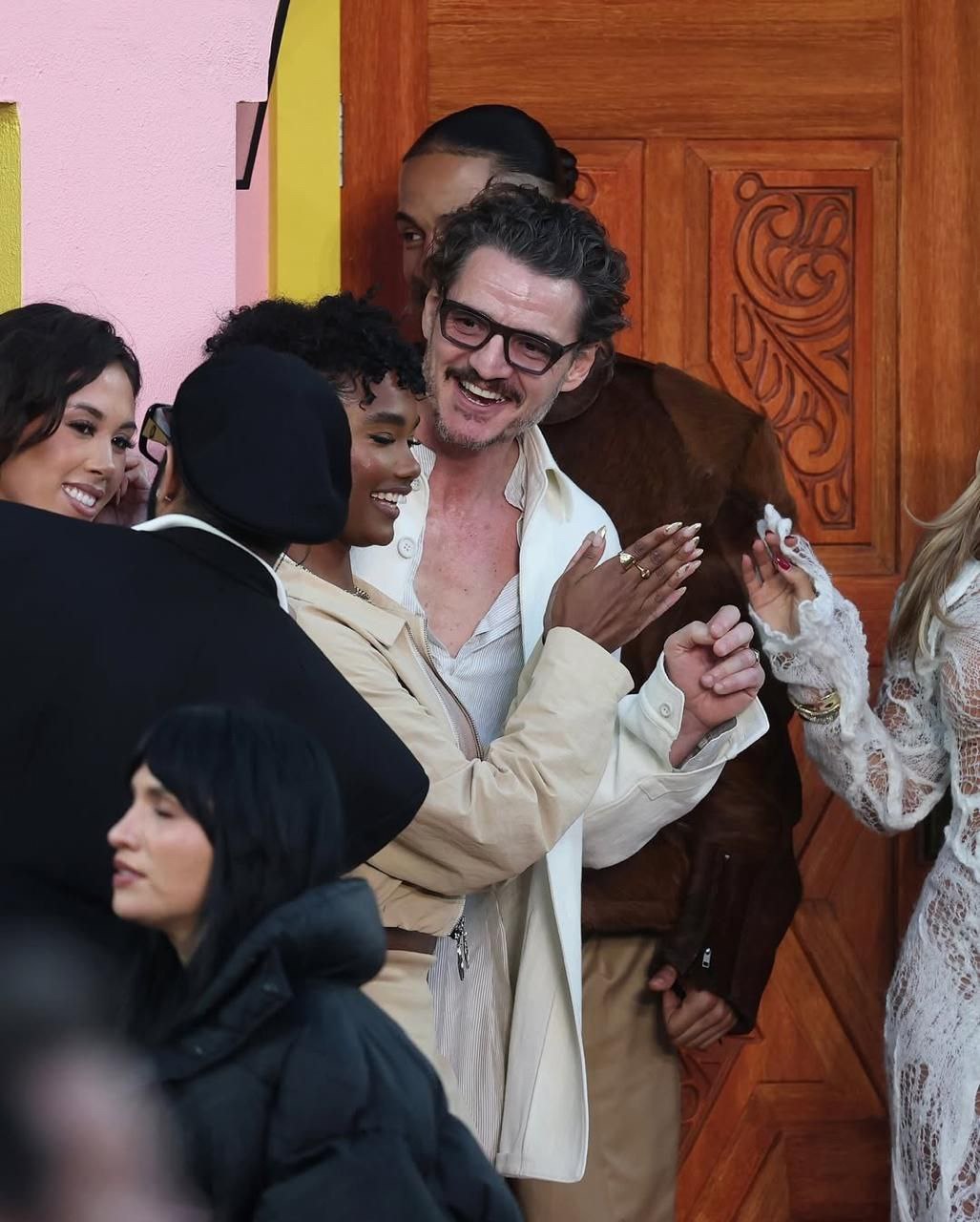 На Супербоуле вместе с Бэд Банни на сцену в перерыве поднялись Карди Би, Рики Мартин, Джессика Альба и Педро Паскаль