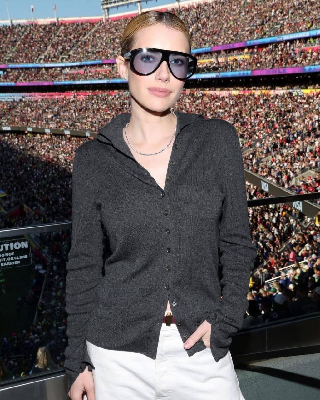 На Супербоуле вместе с Бэд Банни на сцену в перерыве поднялись Карди Би, Рики Мартин, Джессика Альба и Педро Паскаль